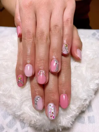 ネイル The Best Beauty受付担当のエステ・リラクイメージ