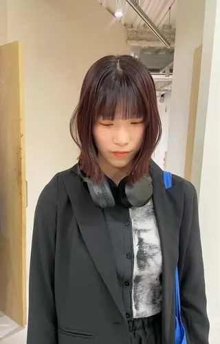 ミディアム DEEokazaki hina.Oのヘアスタイル