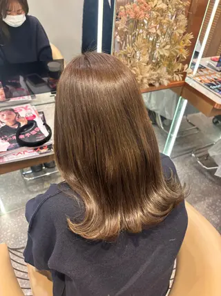 ミディアム カラー 梅田美容室 山崎海波のヘアスタイル