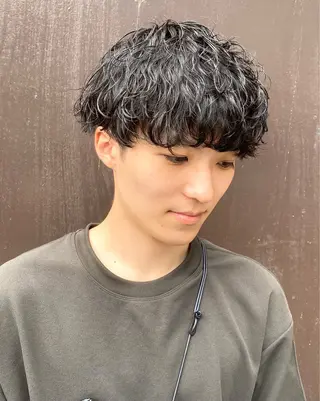 ショート パーマ メンズ 平内 賢人のヘアスタイル