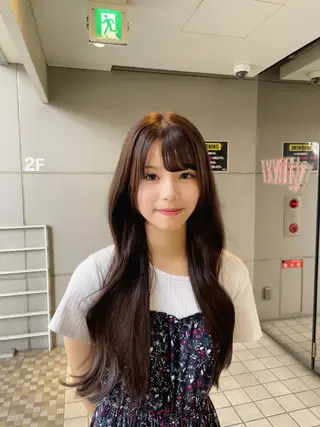 ロング RAF Sakuraのヘアスタイル