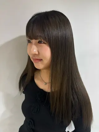 ロング Maki /透明感カラーのヘアスタイル