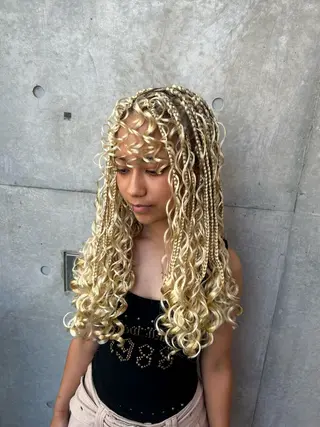 ロング ヘアアレンジ HARURU🪮✨ ブレイズ海外ヘアのヘアスタイル
