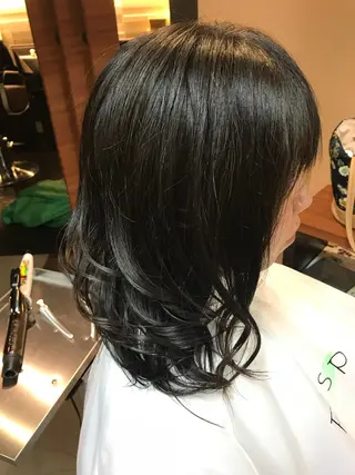 ミディアム パーマ ❣️大人色気レイヤー 美髪縮毛 金山❣️のヘアスタイル