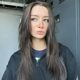 ロング カラー bloc japon所属・ﾌﾞﾚｲｽﾞ˚✧₊⁎ ﾚｲﾔｰToriのヘアスタイル