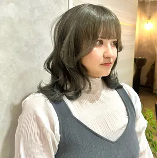 ミディアム カラー ヘアアレンジ 🌱巴結生🌿大宮 ☁️ミルクティーのヘアスタイル