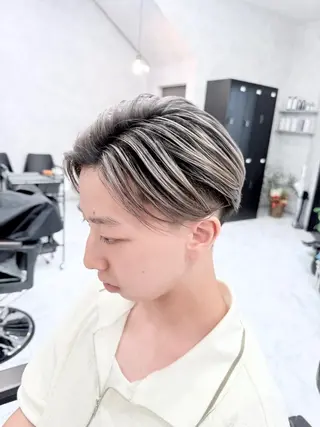 ショート カラー メンズ 🌈派手髪ハイトーン 🌈鈴木亮太🌈のヘアスタイル