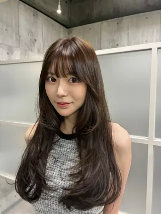 ロング カラー newi ナカノのヘアスタイル