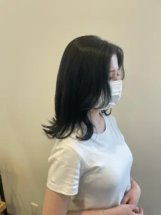 ミディアム カラー 長山 茉白のヘアスタイル