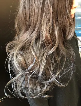 ロング ヘアと眉Otsuka Hikari💆‍♀のヘアスタイル