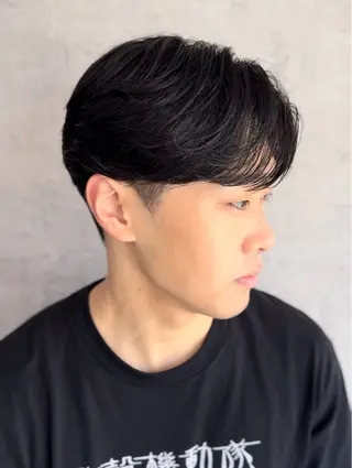 ショート カラー パーマ メンズ 森下 佑大のヘアスタイル