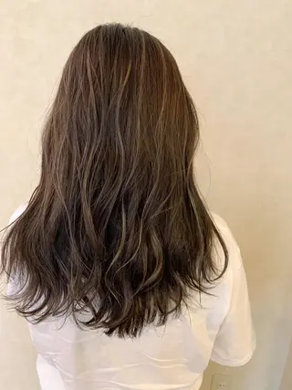 ロング Lit.豊橋 夏目のヘアスタイル