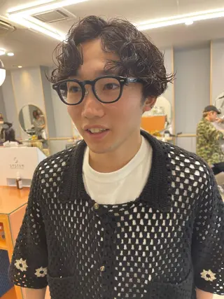 ショート パーマ メンズ 💓パーマ，💗 レイヤーカットのヘアスタイル