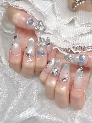 ネイル moca心斎橋店 Aina🐈‍⬛🤍のネイルデザイン