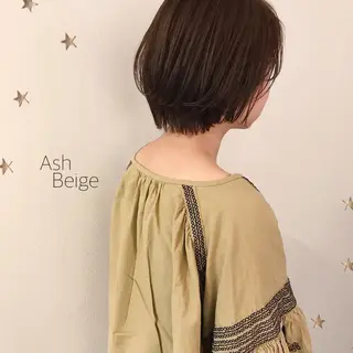 ショート カラー 市川 千夏のヘアスタイル