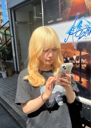 ロング カラー ブリーチ毛の縮毛矯正 ハイトーン/岡本智樹のヘアスタイル