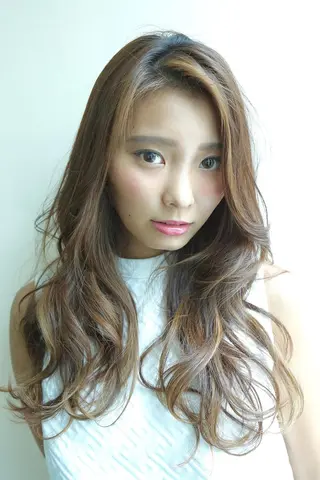 セミロング 髪質改善 KOHのヘアスタイル