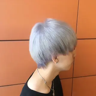 ショート カラー 井手 孔介のヘアスタイル