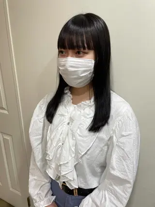 セミロング カラー MIOベージュカラー 柔らかいカラーのヘアスタイル