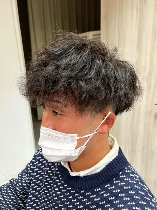 ショート パーマ メンズ EARTH岩楯 優貴のヘアスタイル