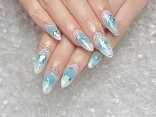 ネイル 🦋 Queenieのネイルデザイン