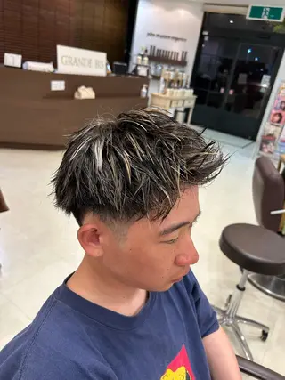 カラー メンズ 滝川 コウタのヘアスタイル