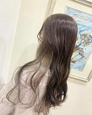 ロング カラー 井上 花音のヘアスタイル