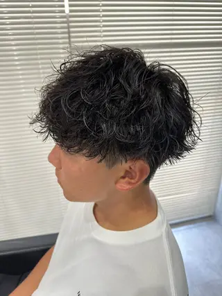 ショート パーマ メンズ ユウ🪄 パーマ指名No1のヘアスタイル