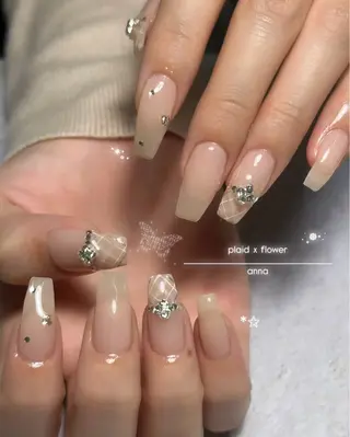 ネイル GRANDE OSU Anna 🧸💛のネイルデザイン