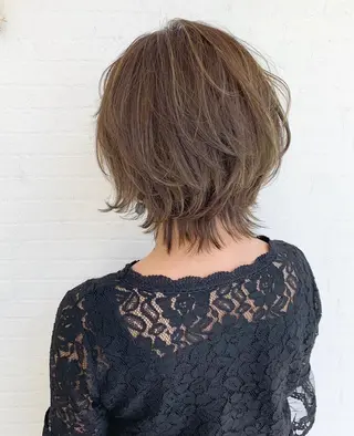 ショート カラー 立川 奈那子のヘアスタイル