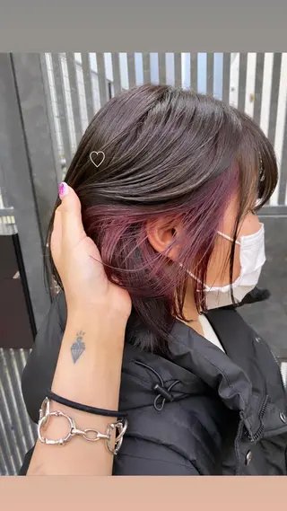 ミディアム ウルフカット/吉村 桃子のヘアスタイル