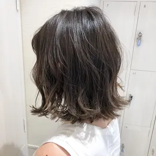 カラー 三鷹で1番ショート ボブをカットする新谷のヘアスタイル