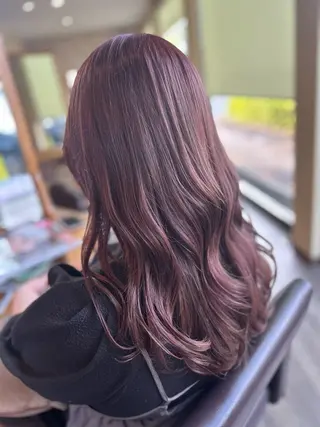 ロング カラー 井上 花音のヘアスタイル