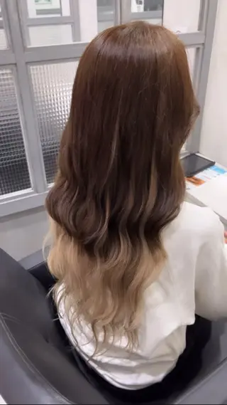 セミロング 🦋REISA🦋 エクステ×ハイトーンのヘアスタイル