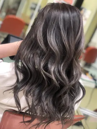 セミロング Y Uのヘアスタイル