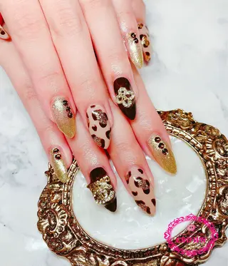 ネイル CROWN プライベートサロンのネイルデザイン