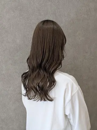 ロング 中川 栞のヘアスタイル