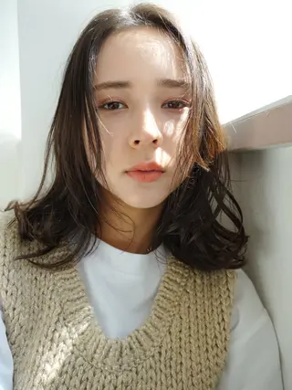 ミディアム カラー mizuho .のヘアスタイル