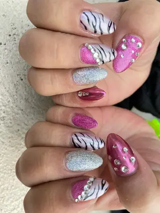 ミディアム ネイル ✴︎ Delightのネイルデザイン