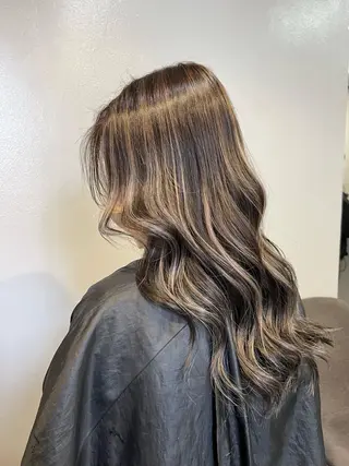 ロング 難波/ハイトーン 🦋AOI🦋のヘアスタイル