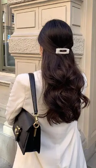 セミロング カラー 縮毛矯正をしている人 のためのカラーのヘアスタイル