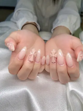 ネイル うるキラ✨ワンホン yuka🥂のネイルデザイン