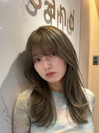 カラー 山田 栞那のヘアスタイル