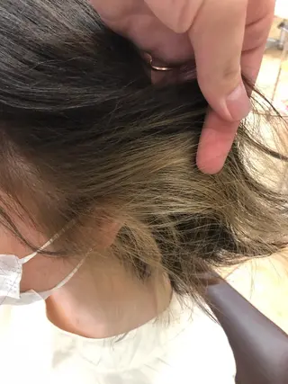 ショート カラー antica YOSHIのヘアスタイル