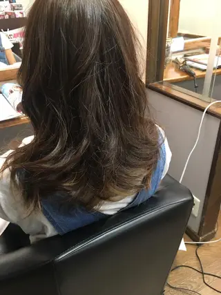 ミディアム カラー 五十嵐 聡のヘアスタイル