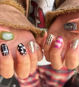 ネイル 🪐富島彩夏 /海外nail🪐のネイルデザイン