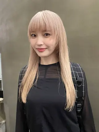 セミロング カラー 小林 美咲のヘアスタイル