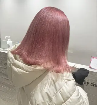 ミディアム カラー サキ🤍ハイトーン 🩰くびれ巻きヘアのヘアスタイル
