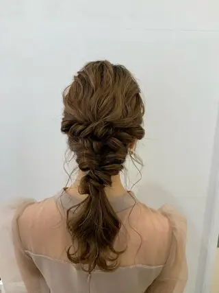 ロング ヘアアレンジ clan .のヘアスタイル