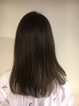 ロング カラー 野崎 ひかりのヘアスタイル